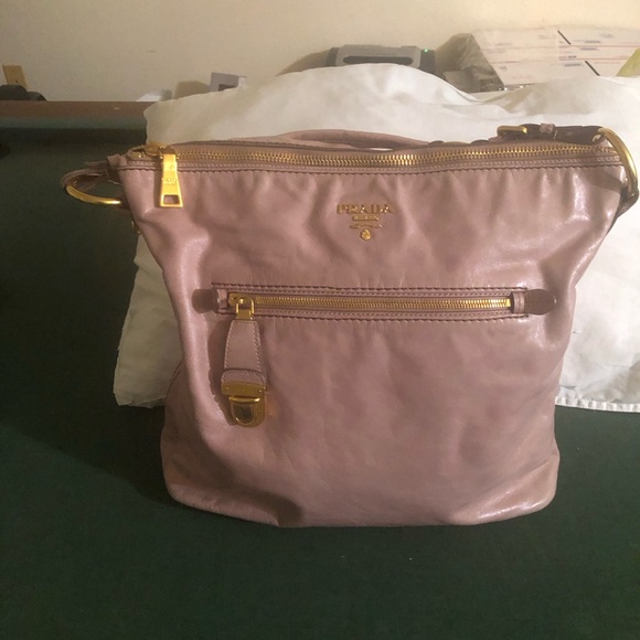 Prada - Picture 2 of 16